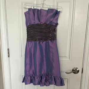 Elegant Purple Strapless Mini Dress
